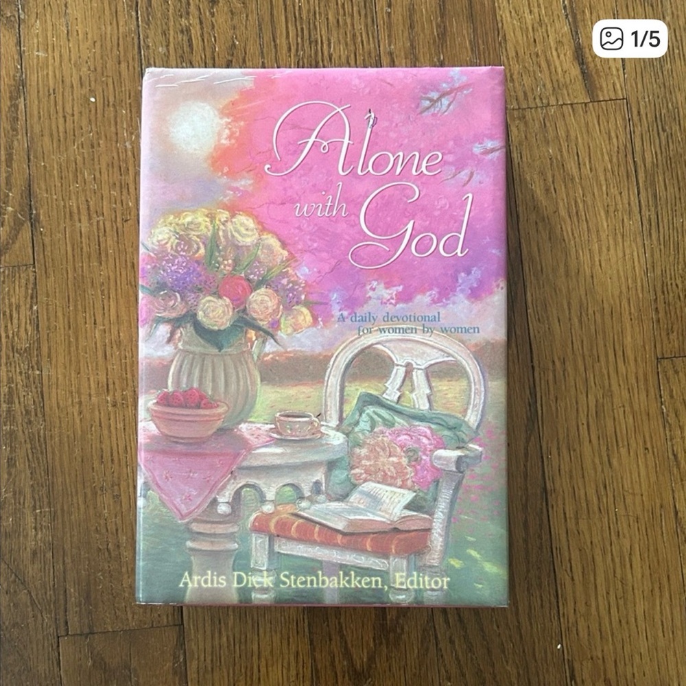 Bundle of Two devotional books - Picture 4 of 5